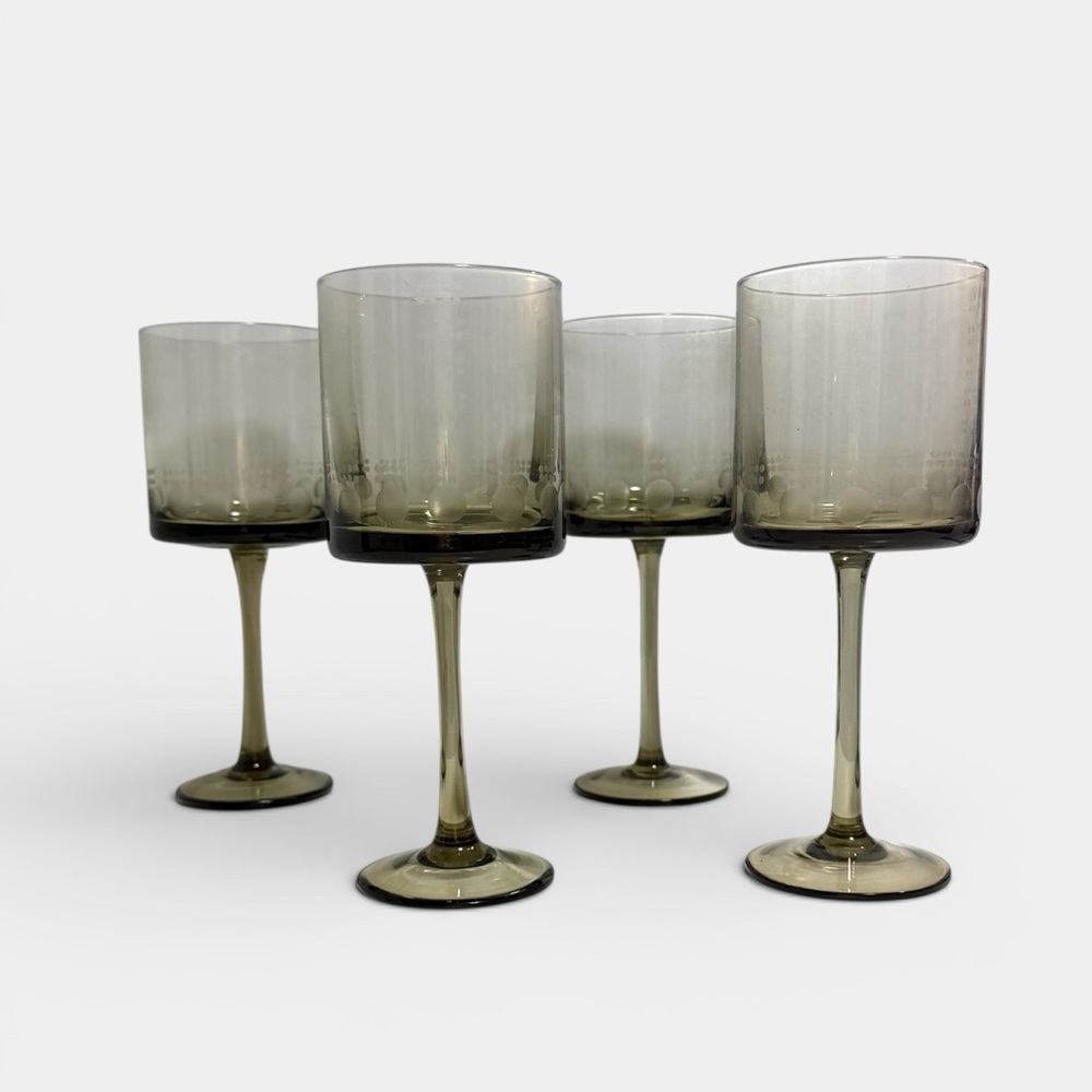 Set 4 Vintage Y2K Studio Nova Columbus Circle Wine Glasses